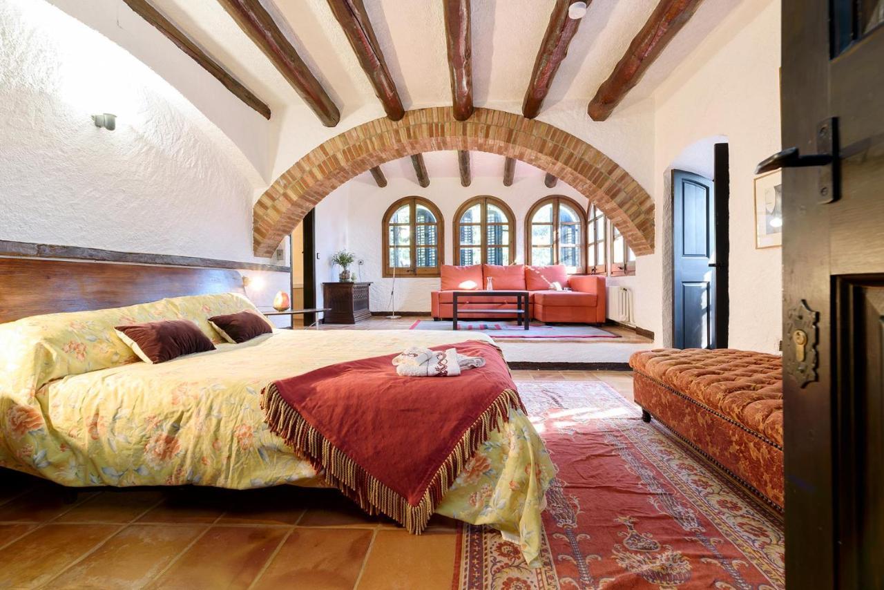 Masia Can Manent Del Bosc S XVIII Santa Eulalia de Ronsana Экстерьер фото
